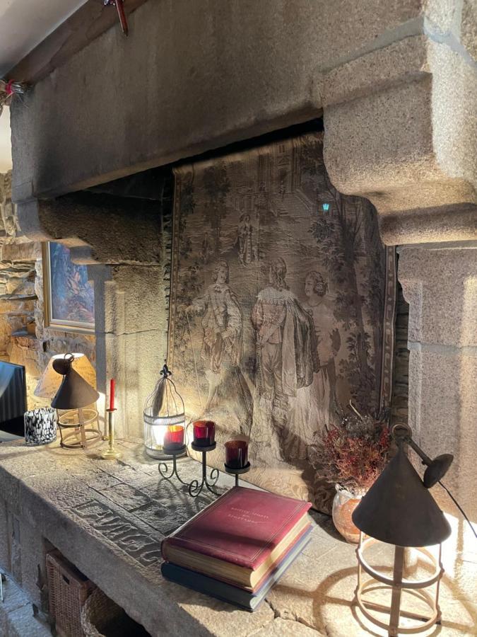 Appartement De 1634 Avec Balcon Au Sud Sur Jardin En Plein Coeur Historique Tréguier Exterior foto